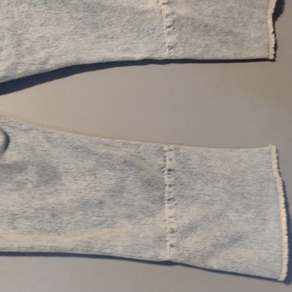 Asos acid washed denim Capri style jeans size 26/28 - Picture 3 of 8